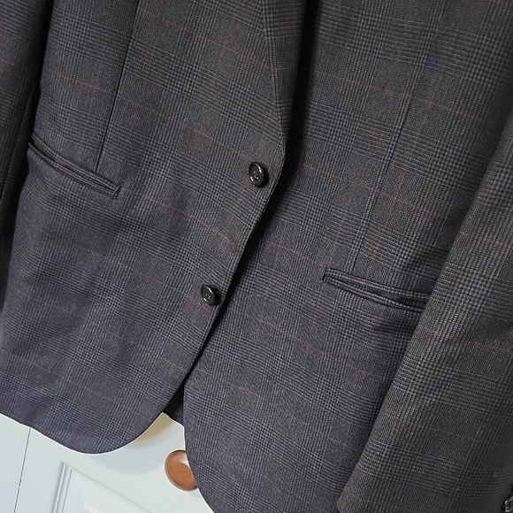 Burberry Charcoal Checkered 100% Pure Wool Blazer - Picture 9 of 9